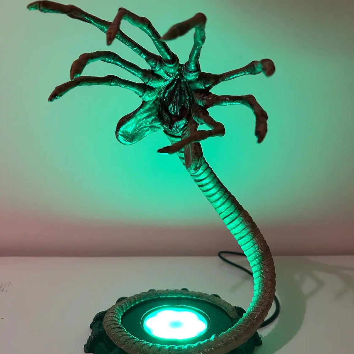 Ночник-фонарь Alien Facehugger – обзор и цена Home Decor Halloween